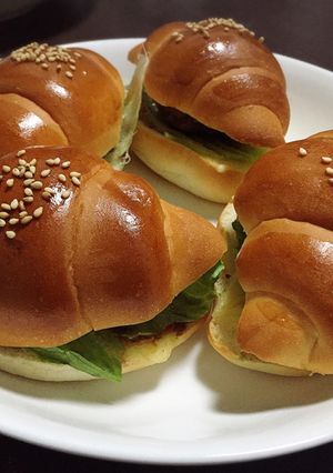 バターロールで簡単ハンバーガー♪-レシピのメイン写真