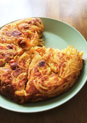 余ったパスタで!〝スパ〟ニッシュオムレツ-レシピのメイン写真