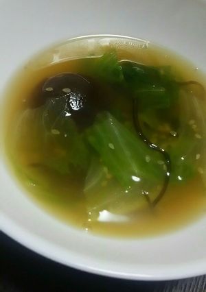 簡単おいしい！レタスと椎茸のスープ-レシピのメイン写真