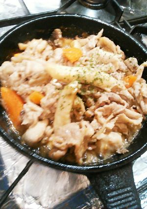 こま肉とキノコのドレッシング炒め-レシピのメイン写真