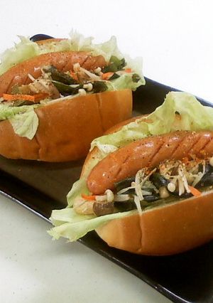 きのこわかめソテーのホットドッグ-レシピのメイン写真