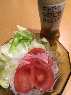 まるごとトマトと新玉ねぎのゴマドレサラダ-レシピのメイン写真