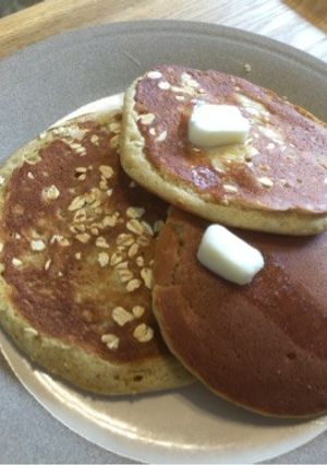 ヨーグルトと全粒粉でふわふわパンケーキ-レシピのメイン写真