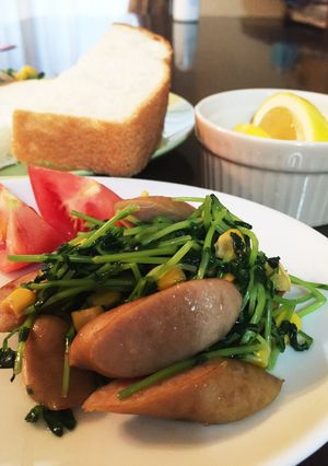 朝食にもお弁当にも！豆苗のバター醤油炒め-レシピのメイン写真