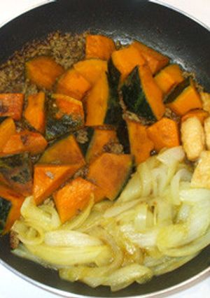 かぼちゃとひき肉と新玉ねぎのカレー粉煮-レシピのメイン写真