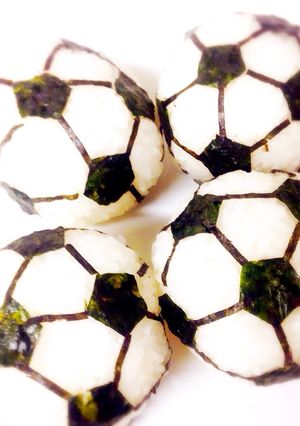 サッカー観戦 サッカーボールおむすび-レシピのメイン写真