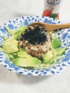 まるごとアボカドと納豆のゴマだれサラダ♪-レシピのメイン写真