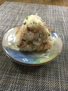 ちりめんネギおかかのおにぎり♡-レシピのメイン写真