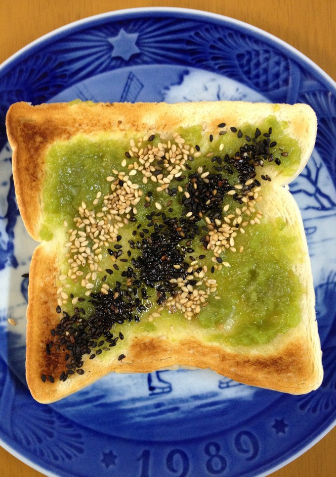 あちっ☆白と黒の胡麻ずんだあんトースト-レシピのメイン写真