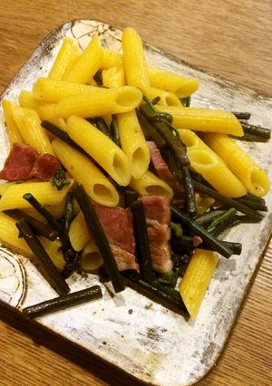 ワラビとベーコンのペンネ-レシピのメイン写真