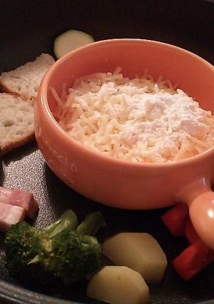 ホットプレートで簡単にチーズフォンデュ♪-レシピのメイン写真
