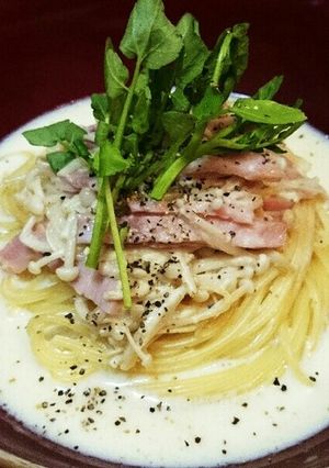 ベーコンとえのきの味覇豆乳スープパスタ-レシピのメイン写真