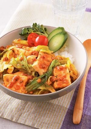 野菜たっぷり!春キャベツと厚揚げの麻婆丼-レシピのメイン写真