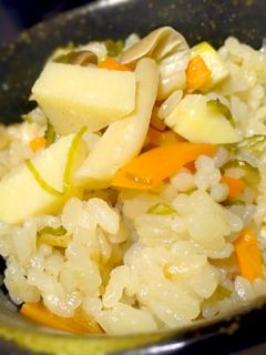 味付けは麺つゆだけ☆超簡単炊き込みご飯-レシピのメイン写真