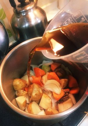 3:1 水:すき焼きタレ 圧力鍋肉じゃが-レシピのメイン写真