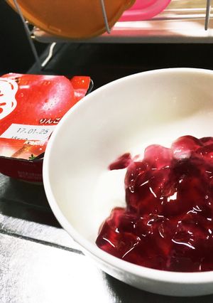 ヨーグルトにゼリーのっけました☆-レシピのメイン写真