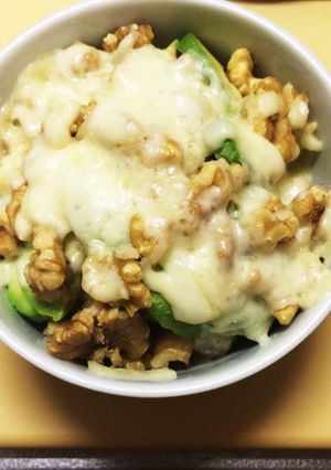 簡単！鯖のアボカドチーズくるみ乗せ-レシピのメイン写真