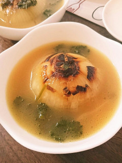 まるごと玉ねぎのうまみたっぷりスープ-レシピのメイン写真