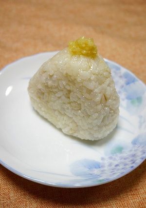 簡単！酢しょうがオイルおにぎり-レシピのメイン写真