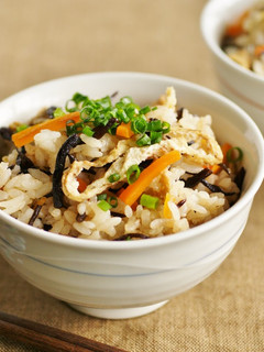 ひじきと油揚げの炊き込みご飯-レシピのメイン写真