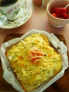 キャベツたっぷり目玉焼きトースト-レシピのメイン写真