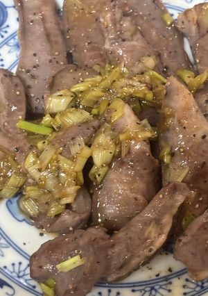 胡麻ネギ塩だれで美味しいスタミナ豚ハツ😋-レシピのメイン写真
