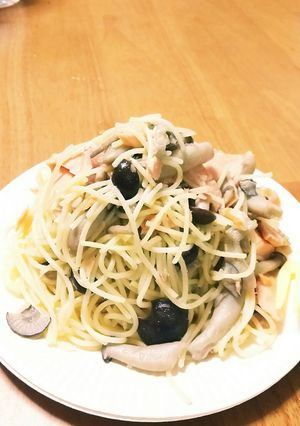 サーモンとしめじのオリーブオイルパスタ-レシピのメイン写真