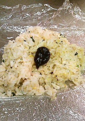 しらす卵炒飯のおにぎり-レシピのメイン写真