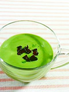 ヨーグルトに、プルーン&抹茶♪-レシピのメイン写真