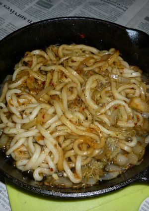 シンプルなアヒージョ･オイルの焼きうどん-レシピのメイン写真