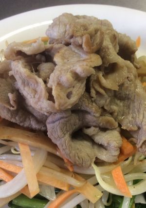 生姜焼きを一緒盛りで…^_^-レシピのメイン写真
