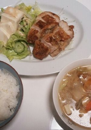 鶏肉のパリパリハーブ焼きと豚汁風-レシピのメイン写真