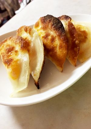 餃子の皮でゆで卵キャベツチーズの包み焼き-レシピのメイン写真