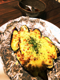男の ナスと納豆の和風ピザ-レシピのメイン写真