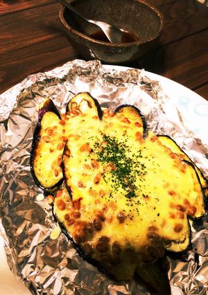 男の ナスと納豆の和風ピザ-レシピのメイン写真
