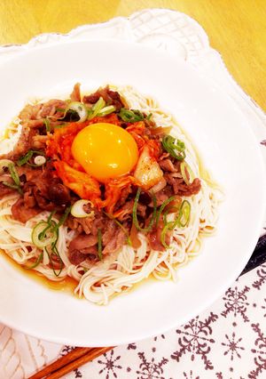 甘辛豚肉☆キムチのっけそうめん-レシピのメイン写真