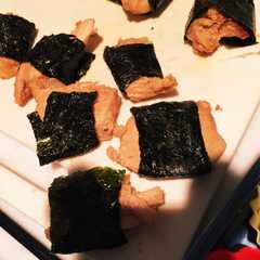 รูปของ 蒸し鶏の海苔巻き☆