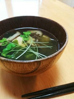 しいたけ香る☆豆腐とわかめのお吸い物-レシピのメイン写真