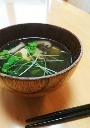 しいたけ香る☆豆腐とわかめのお吸い物-レシピのメイン写真