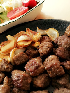 今日の晩ごはん♪みきママサイコロステーキ-レシピのメイン写真