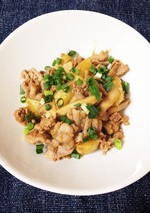 ごはんにお酒に!新じゃがときのこの炒め煮-レシピのメイン写真
