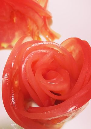 簡単！お祝いにも♡トマトでローズ-レシピのメイン写真