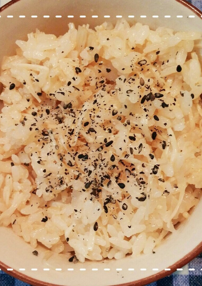 だしの素で簡単！えのきの炊き込みごはん-レシピのメイン写真