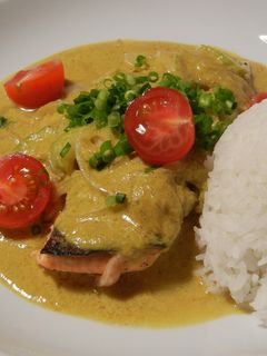 タイ風カレーソース de 鮭のムニエル-レシピのメイン写真