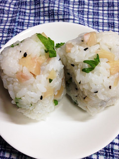 さっぱり ♪ 新しょうがと大葉おにぎり-レシピのメイン写真