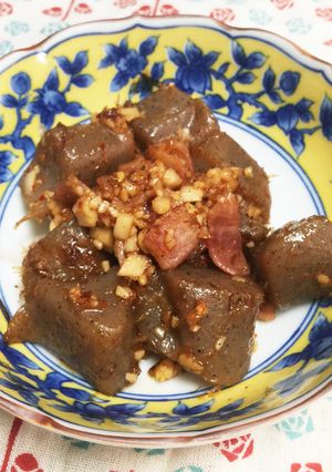 コンニャクとベーコンのニンニク炒め煮-レシピのメイン写真
