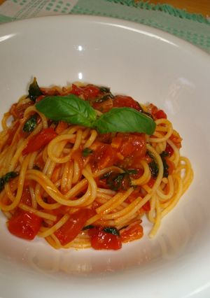 トマトジュースでパスタ【バジル風味】-レシピのメイン写真