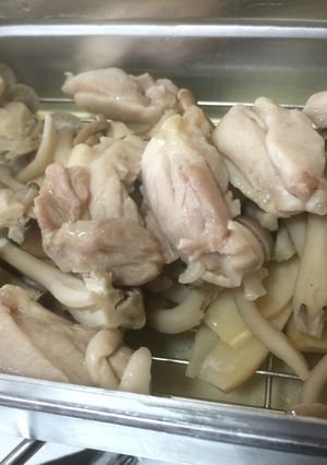 大メスティンで鶏とキノコ蒸し-レシピのメイン写真