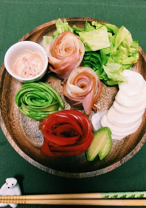 餃子の皮とハムで☆バラの花-レシピのメイン写真