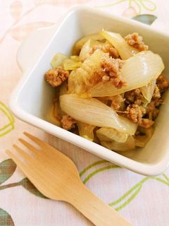 レンジで簡単☆新玉ねぎのそぼろ煮。-レシピのメイン写真